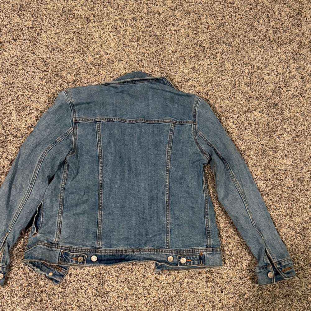 Old Navy Medium Blue Denim Trucker Jacket - Picture 6 of 6